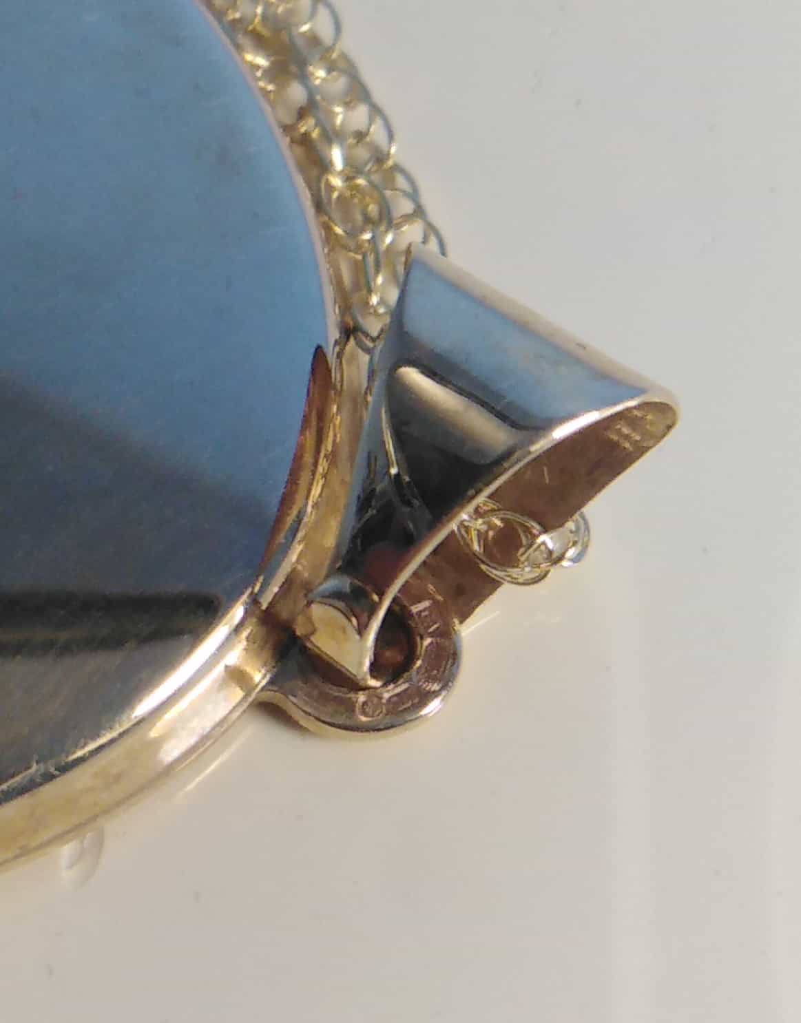 Large Vintage Oval 9ct Gold Roses Locket & Chain